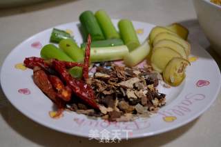 吮指酱鸡架—给宝爸的下酒菜的做法步骤：8