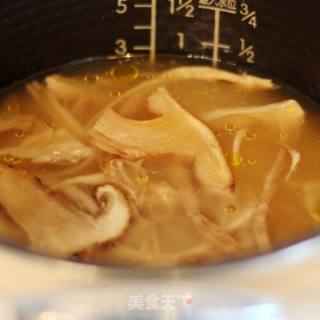 鲜美营养的焖饭-----松茸焖饭的做法步骤：8