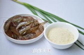 明虾粥的做法步骤：1