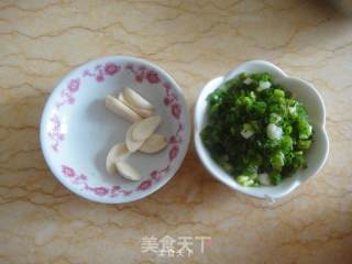 白灵菇榨菜炒肉丝的做法步骤：2