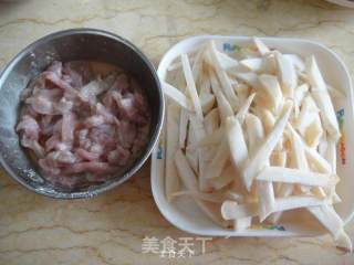 白灵菇榨菜炒肉丝的做法步骤：3