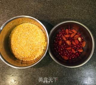 黏玉米碴粥的做法步骤：1