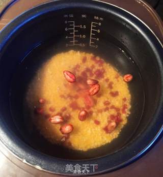 黏玉米碴粥的做法步骤：3