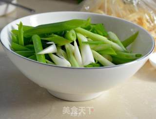 爽口素焖饼—实用版早餐的做法步骤：2
