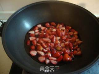 自制美味草莓酱的做法步骤：2