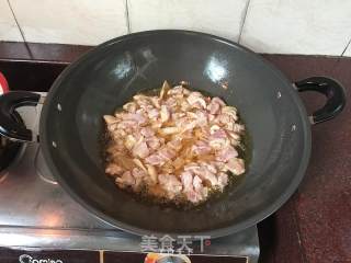 香菇鸡丁的做法步骤：7