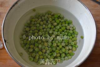 豌豆炒虾仁的做法步骤：4