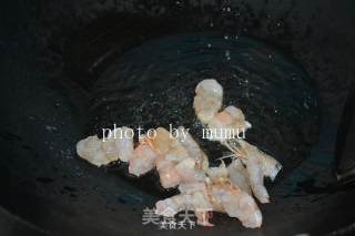 豌豆炒虾仁的做法步骤：5