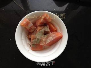 三文鱼麦粒沙拉的做法步骤：1