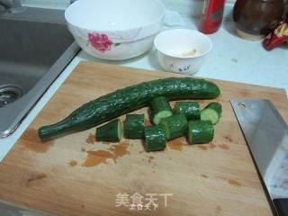 拍黄瓜的做法步骤：1