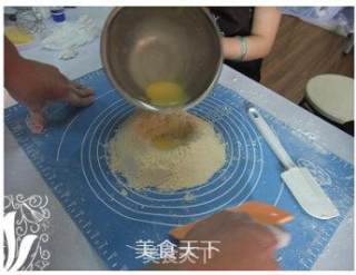 蓝莓脆皮塔 炎炎夏日自制蛋挞的做法步骤：2