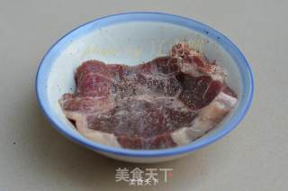 牛排手卷的做法步骤：2
