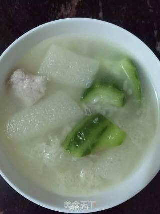 竹笙瘦肉丝瓜汤的做法步骤：4