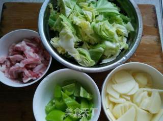 五花肉大头菜炖土豆的做法步骤：1