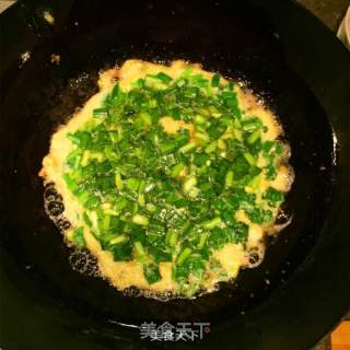 韭菜鸡蛋饼的做法步骤：6