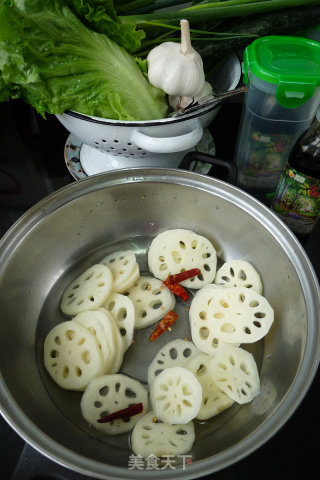 酱油辣藕片的做法步骤：2
