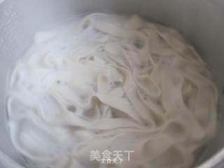 超级简单---油泼面的做法步骤：2