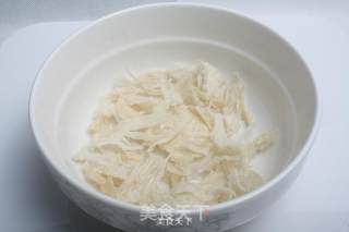 燕窝炖木瓜的做法步骤：1