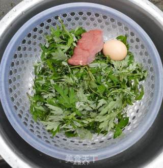 鸡蛋瘦肉艾叶汤的做法步骤：1