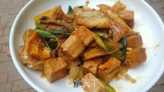 咸鱼腐竹炖冻豆腐的做法步骤：5