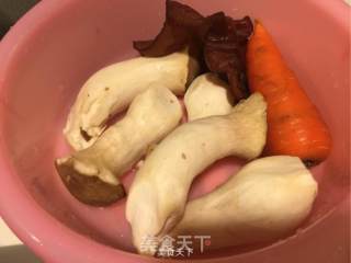 鸡肉丝杏鲍菇的做法步骤：1