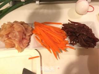 鸡肉丝杏鲍菇的做法步骤：2