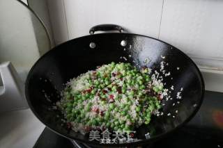 腊肉豌豆焖饭的做法步骤：6