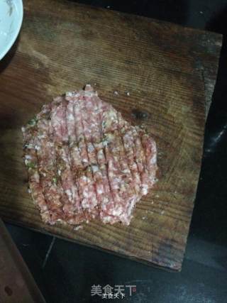 胡椒芝麻猪肉脯的做法步骤：2
