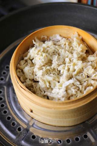 槐花麦饭的做法步骤：4