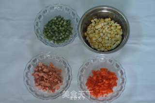 火腿玉米丁的做法步骤：1