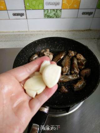 花菇乌鸡汤的做法步骤：5