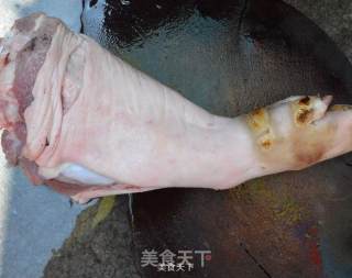 紫苏蒸猪手的做法步骤：1