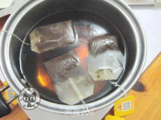 蜂蜜冰柠茶的做法步骤：2