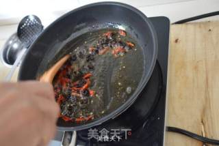 避风塘虾的做法步骤：4