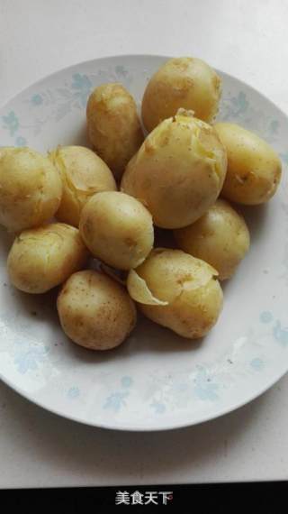 迷迭香土豆色拉的做法步骤：2