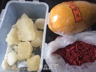 木瓜银耳羹的做法步骤：2