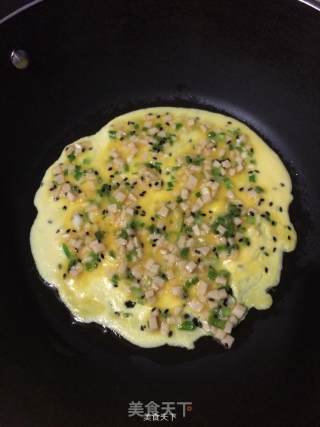 葱香鸡蛋饼的做法步骤：4