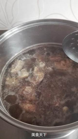 西红柿炖牛腩的做法步骤：3
