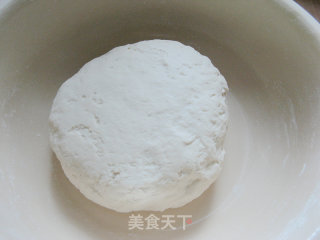 猪肉香芹水饺的做法步骤：2
