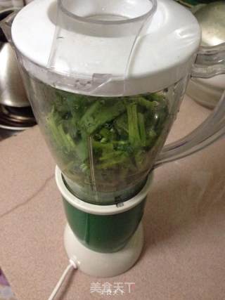 翡翠肉松卷的做法步骤：1