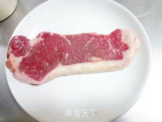 蒜香烤牛排——不一样的味觉体验的做法步骤：2