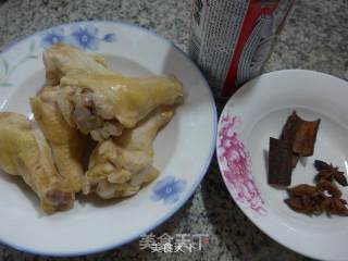 啤酒鸡翅根的做法步骤：1