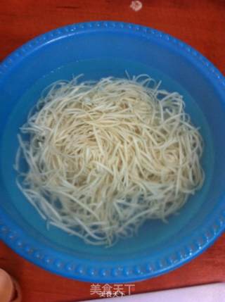 挂面版黄瓜西红柿炒面的做法步骤：3