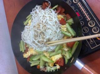 挂面版黄瓜西红柿炒面的做法步骤：9