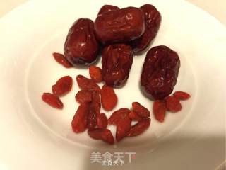 雪耳莲子汤的做法步骤：3