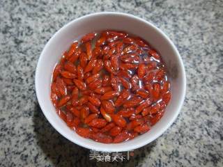 枸杞牛奶米糊的做法步骤：2