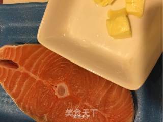 奶香三文鱼的做法步骤：1