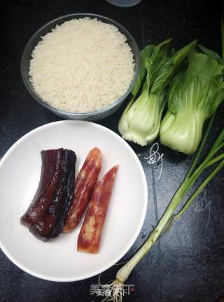 腊味煲仔饭的做法步骤：1