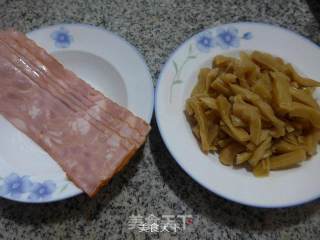 培根炒萝卜干的做法步骤：1