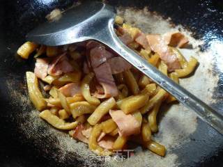 培根炒萝卜干的做法步骤：7